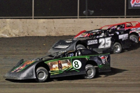 Scott Weber (8) takes the lead at Tri-City. (Greg Stanek)