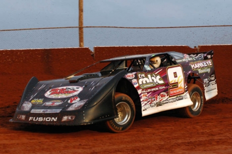 Dan Schlieper blasts around Cherokee Speedway. (George 