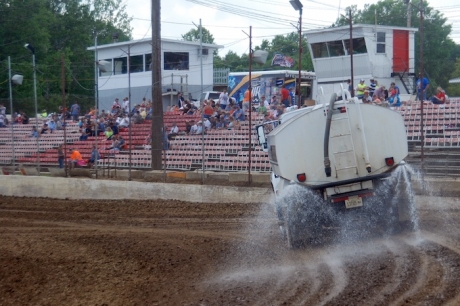 Quincy Raceway hosts its first World of Outlaws Late Model Series event. (DirtonDirt.com)