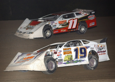 Pat Doar (11) battles Steve Laursen (19). (fullthrottlephotos.net)