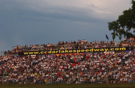 The throng on Cedar Lake's backstretch. (K.C. Rooney)