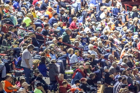 A big crowd at a 2019 Dirt Late Model event. (heathlawsonphotos.com)