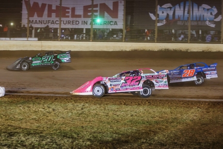 Bobby Pierce (32) heads for a 12th-place finish. (Zach Yost)