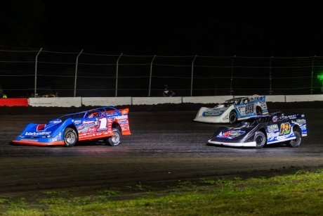 Brandon Sheppard pulls away in the final laps. (heathlawsonphotos.com)