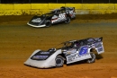 Oakley Johns (c6) overtook Tanner English late in Nov. 23&#039;s 40-lap Gobbler for a $6,000 victory at Duck River Raceway Park in Wheel, Tenn. (Zackary Washington/Simple Moments Photography)